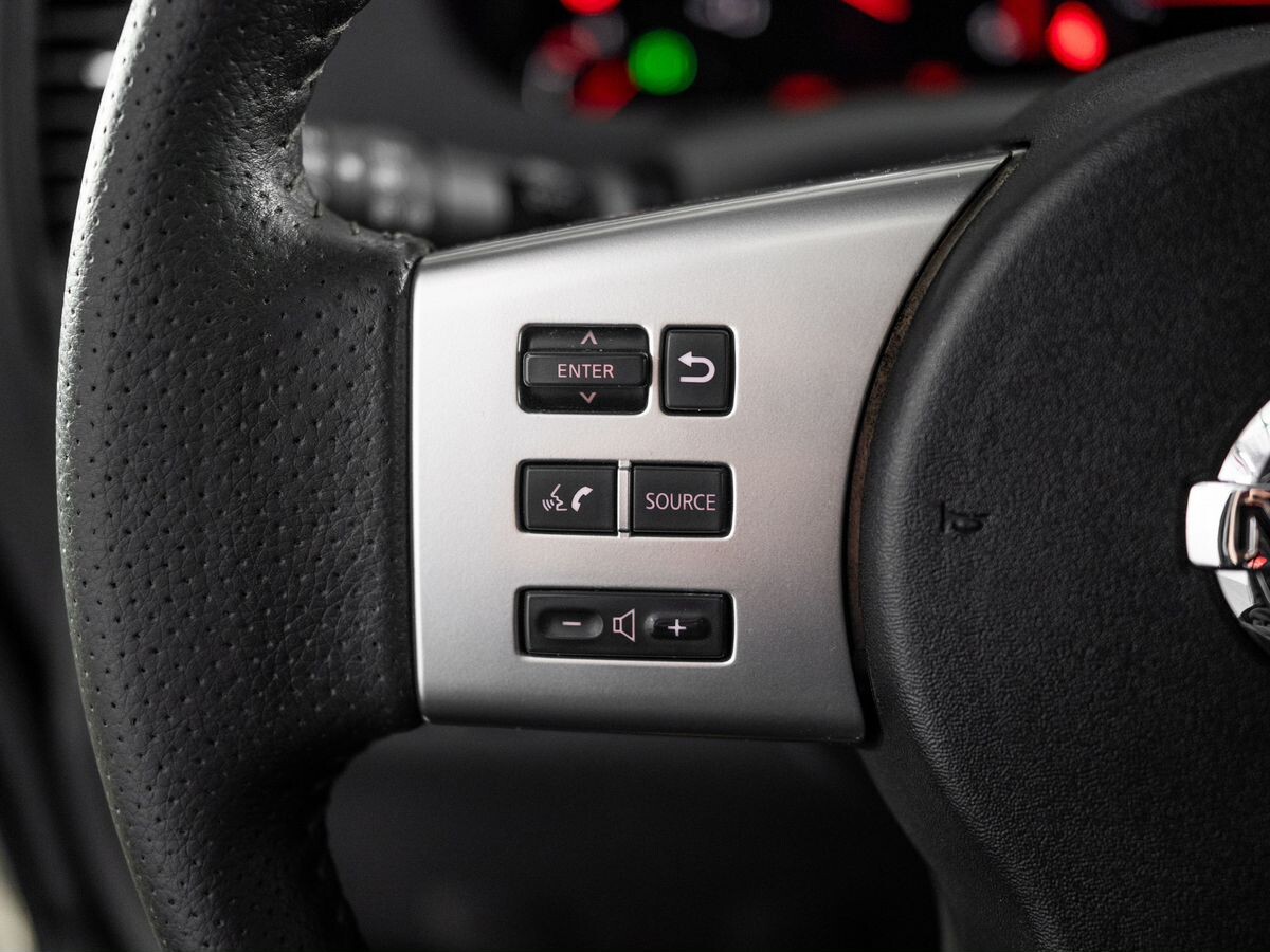 Nissan Pathfinder 2013 - фото автомобиля