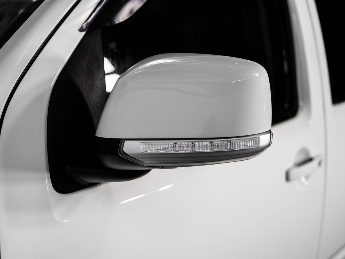 Nissan Pathfinder 2013 - фото автомобиля