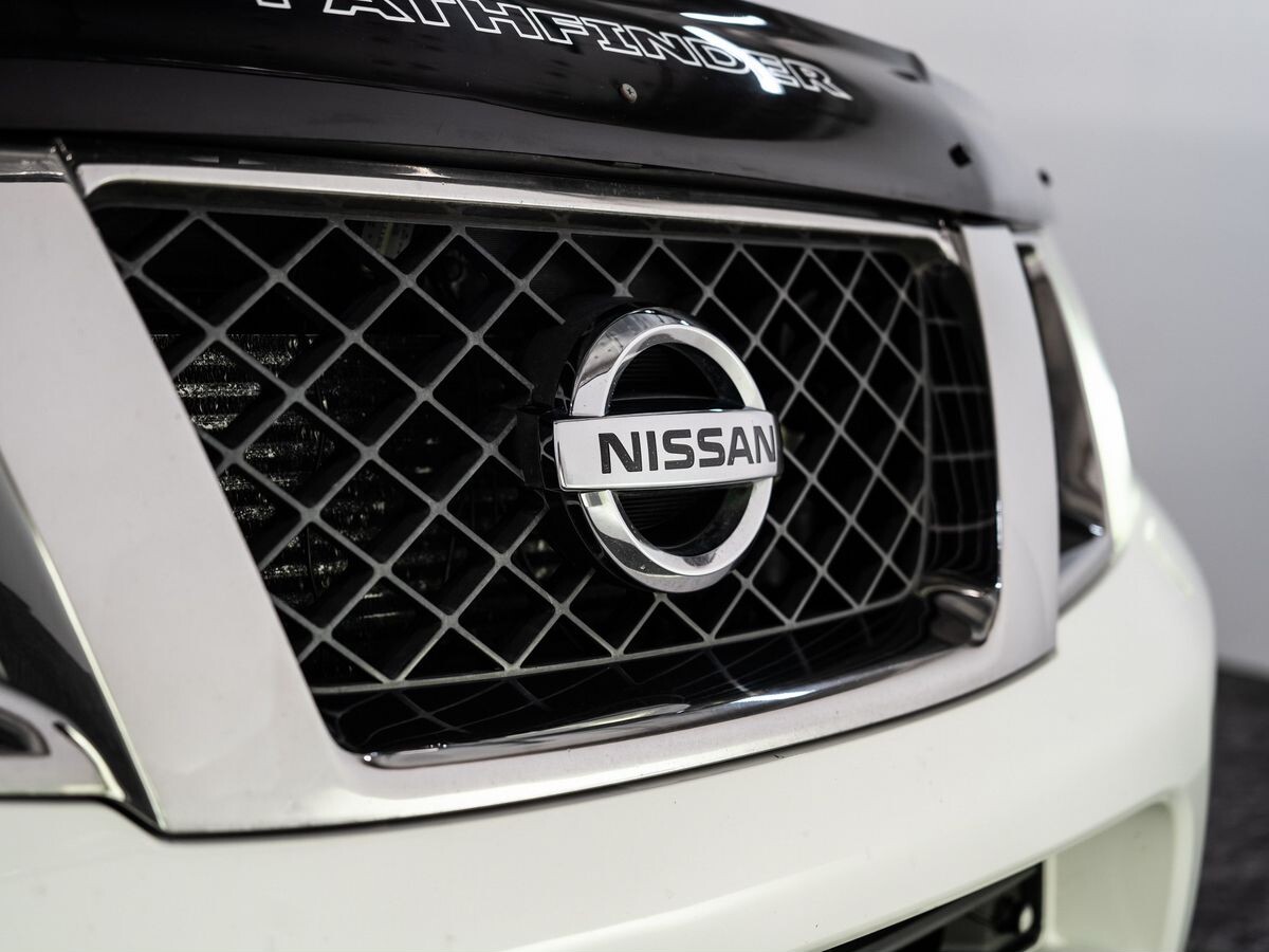 Nissan Pathfinder 2013 - фото автомобиля