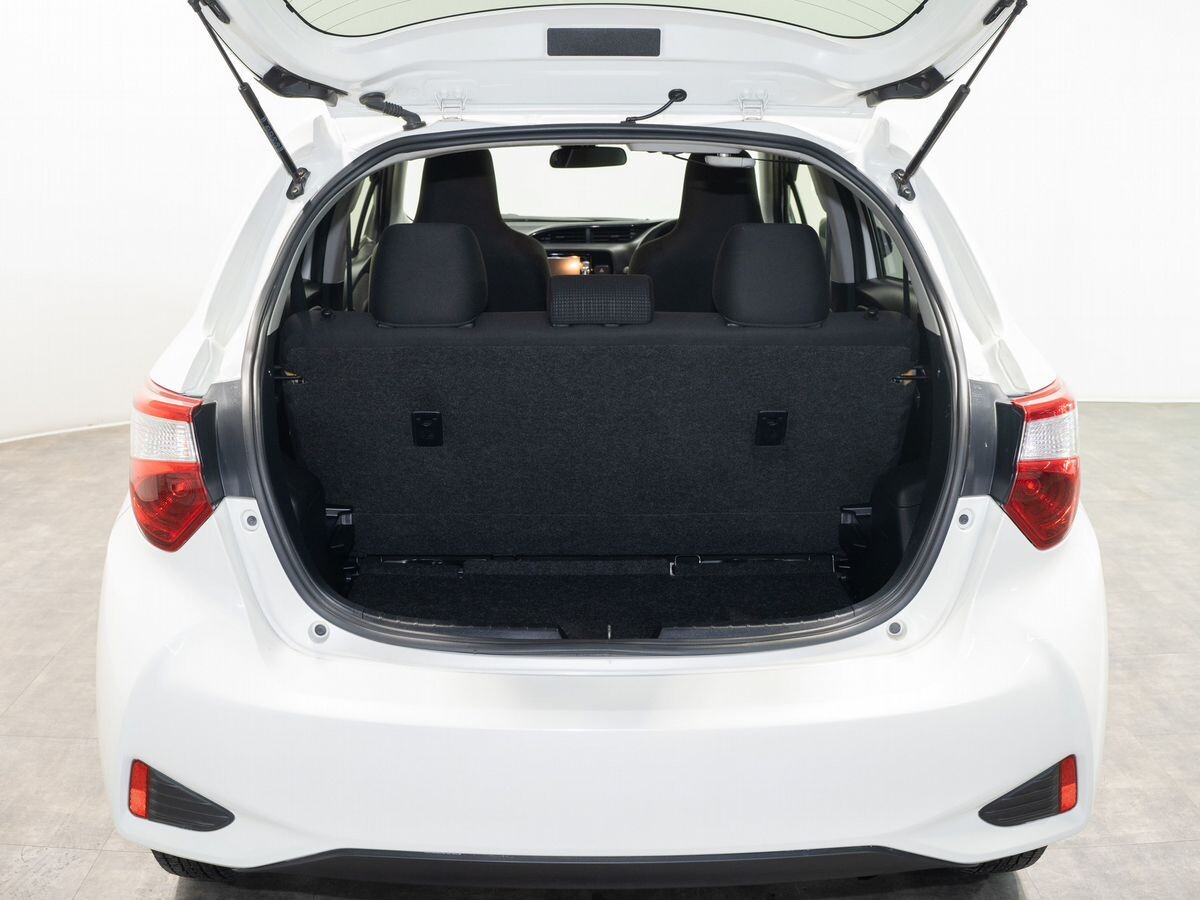 Toyota Vitz 2019 - фото автомобиля
