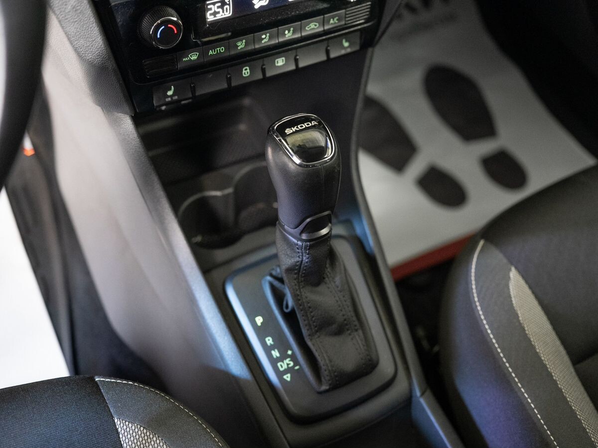 Skoda Rapid 2017 - фото автомобиля