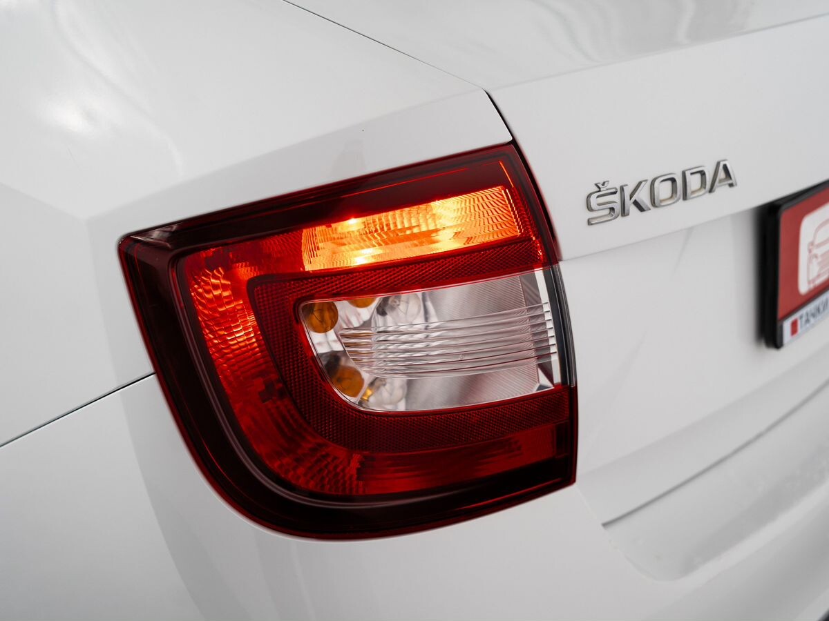 Skoda Rapid 2017 - фото автомобиля