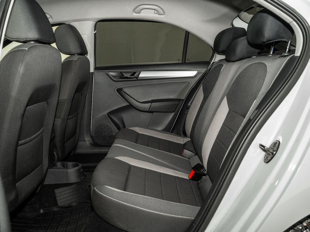 Skoda Rapid 2017 - фото автомобиля