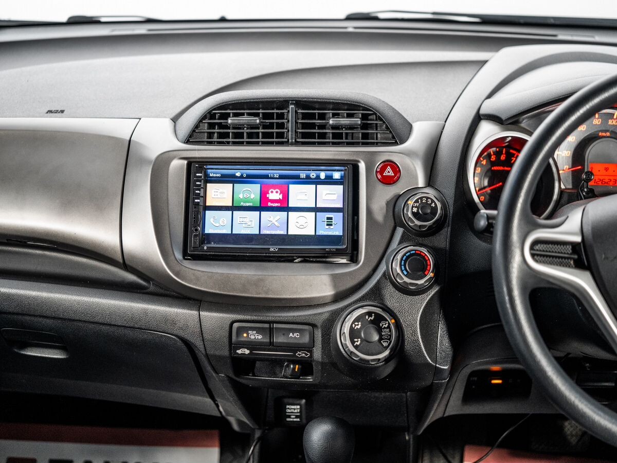 Honda Fit 2011 - фото автомобиля