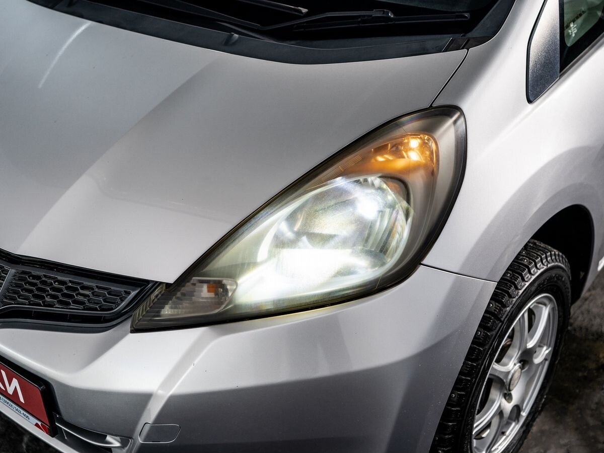 Honda Fit 2011 - фото автомобиля