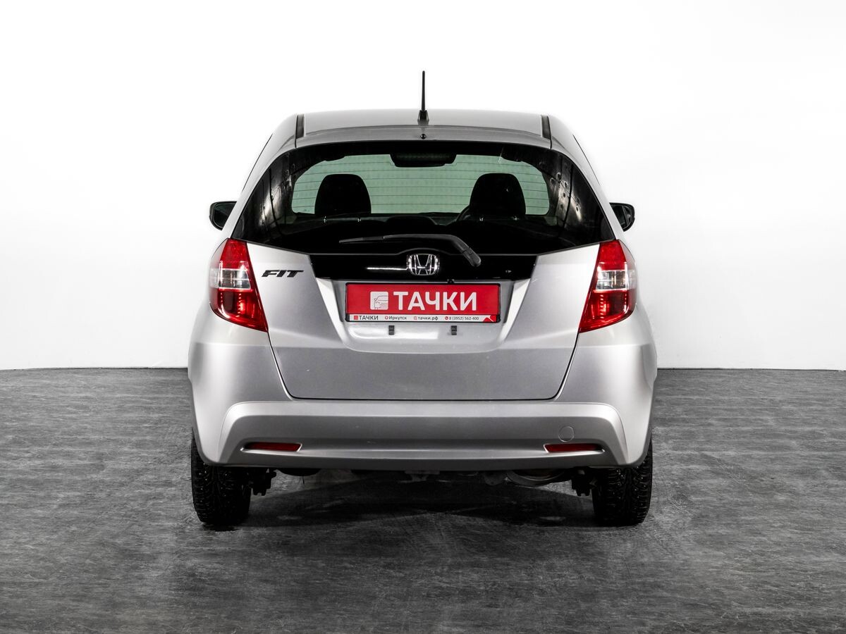 Honda Fit 2011 - фото автомобиля