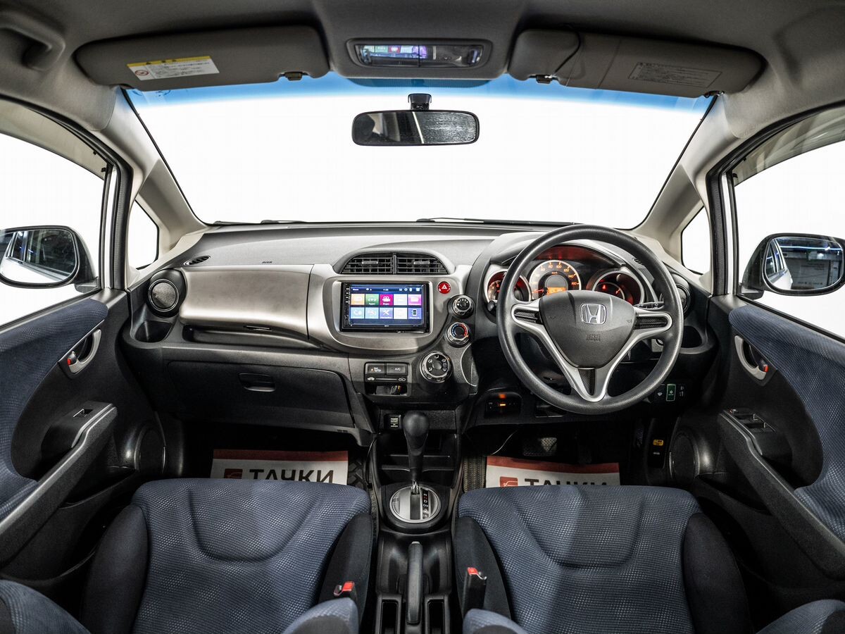 Honda Fit 2011 - фото автомобиля