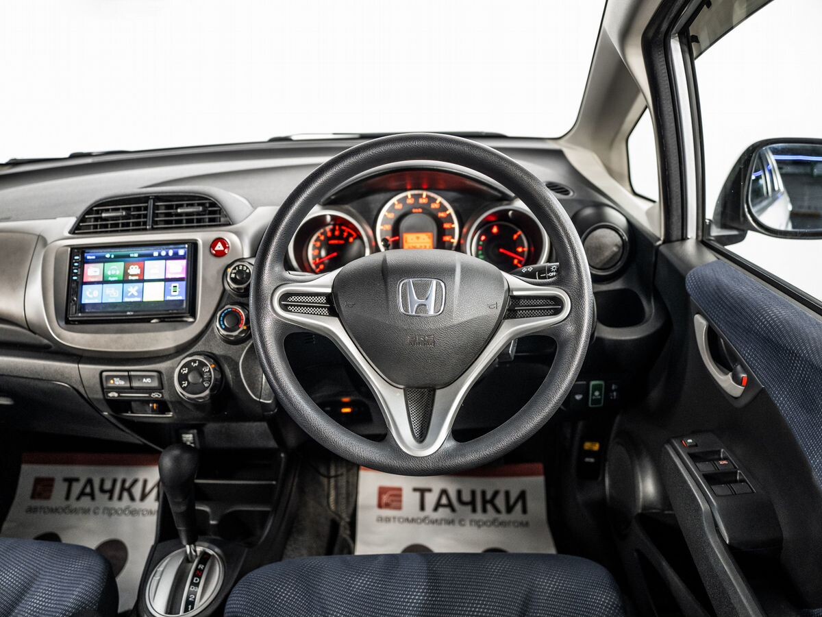 Honda Fit 2011 - фото автомобиля