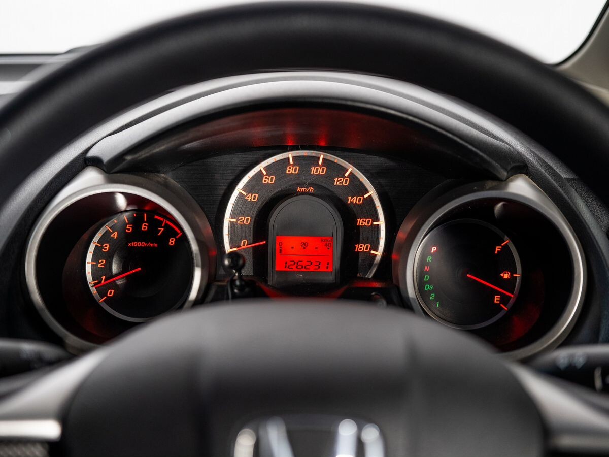 Honda Fit 2011 - фото автомобиля