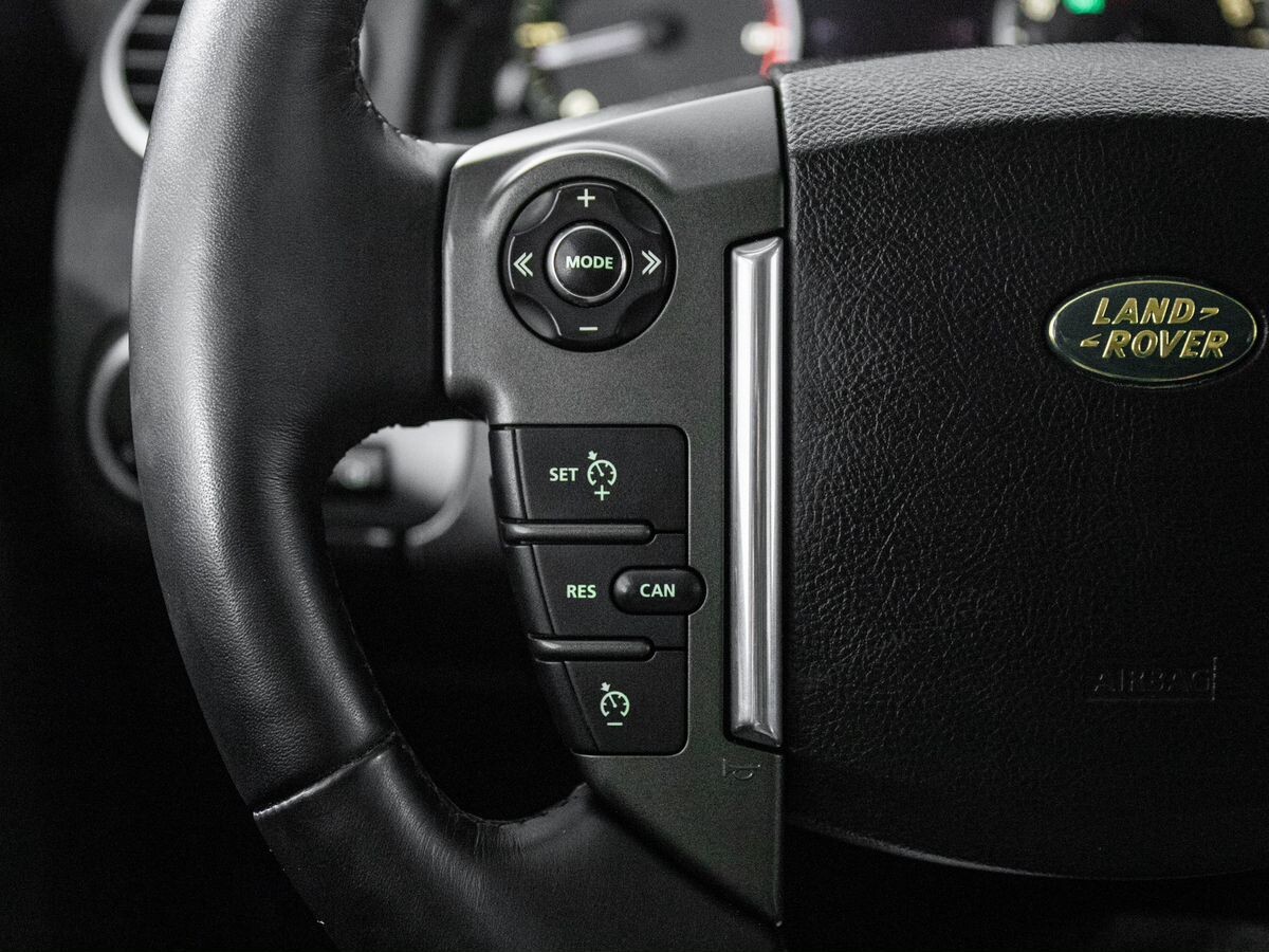 Land Rover Discovery 2010 - фото автомобиля