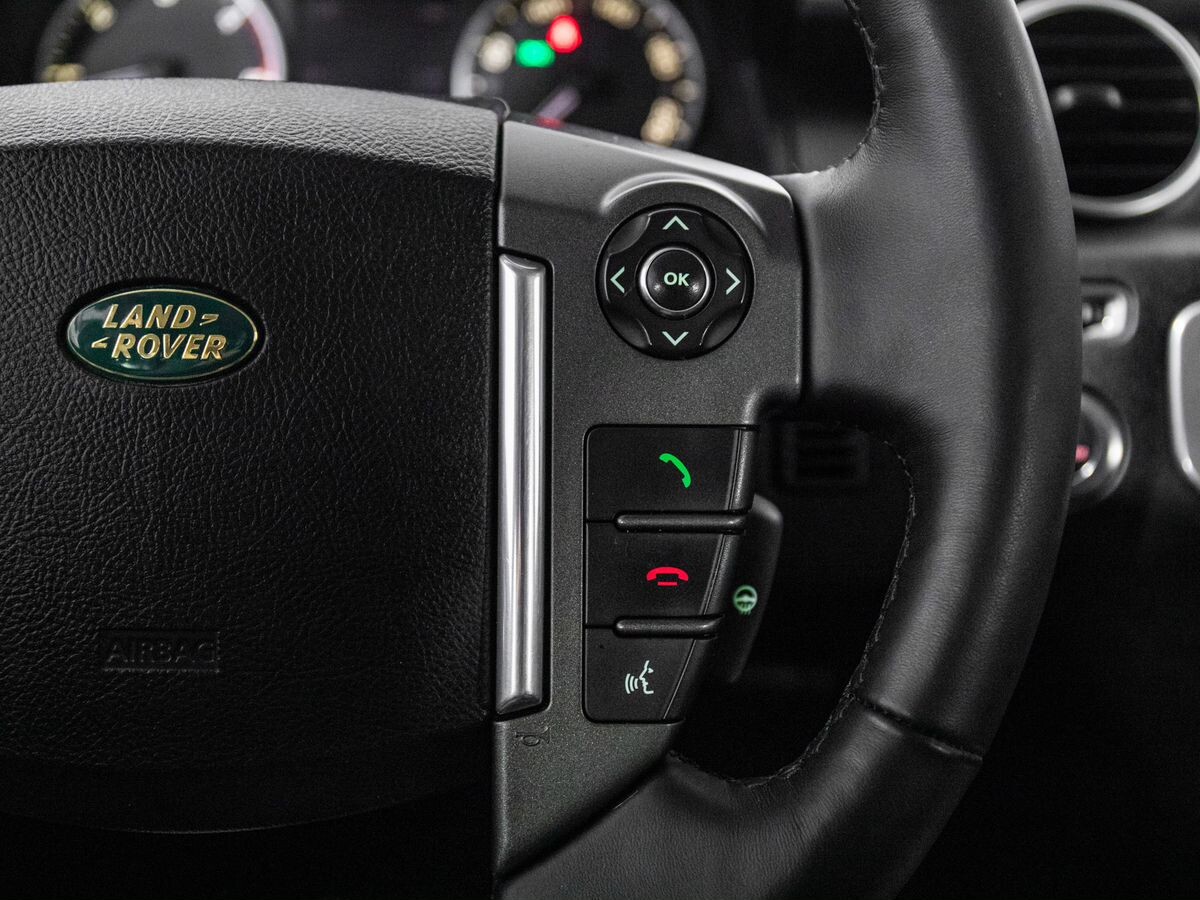 Land Rover Discovery 2010 - фото автомобиля