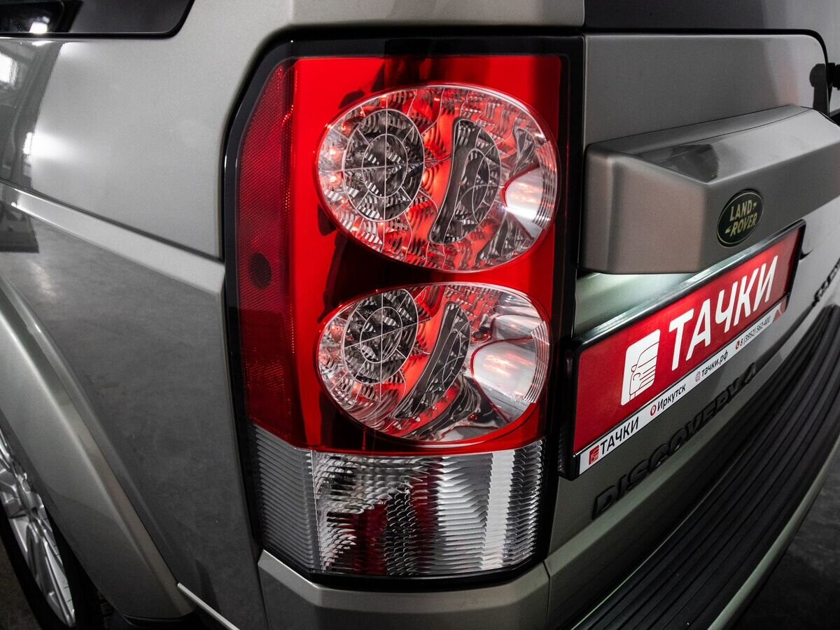 Land Rover Discovery 2010 - фото автомобиля