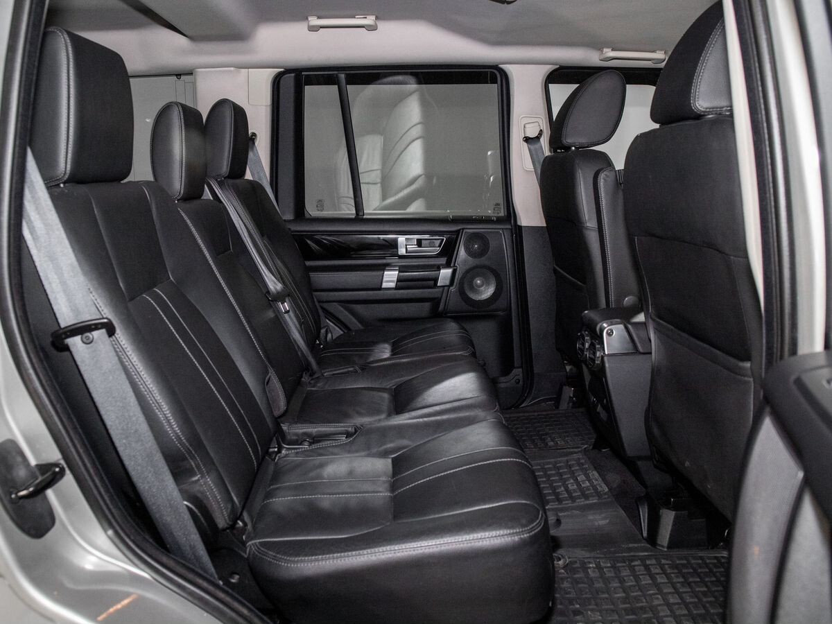 Land Rover Discovery 2010 - фото автомобиля