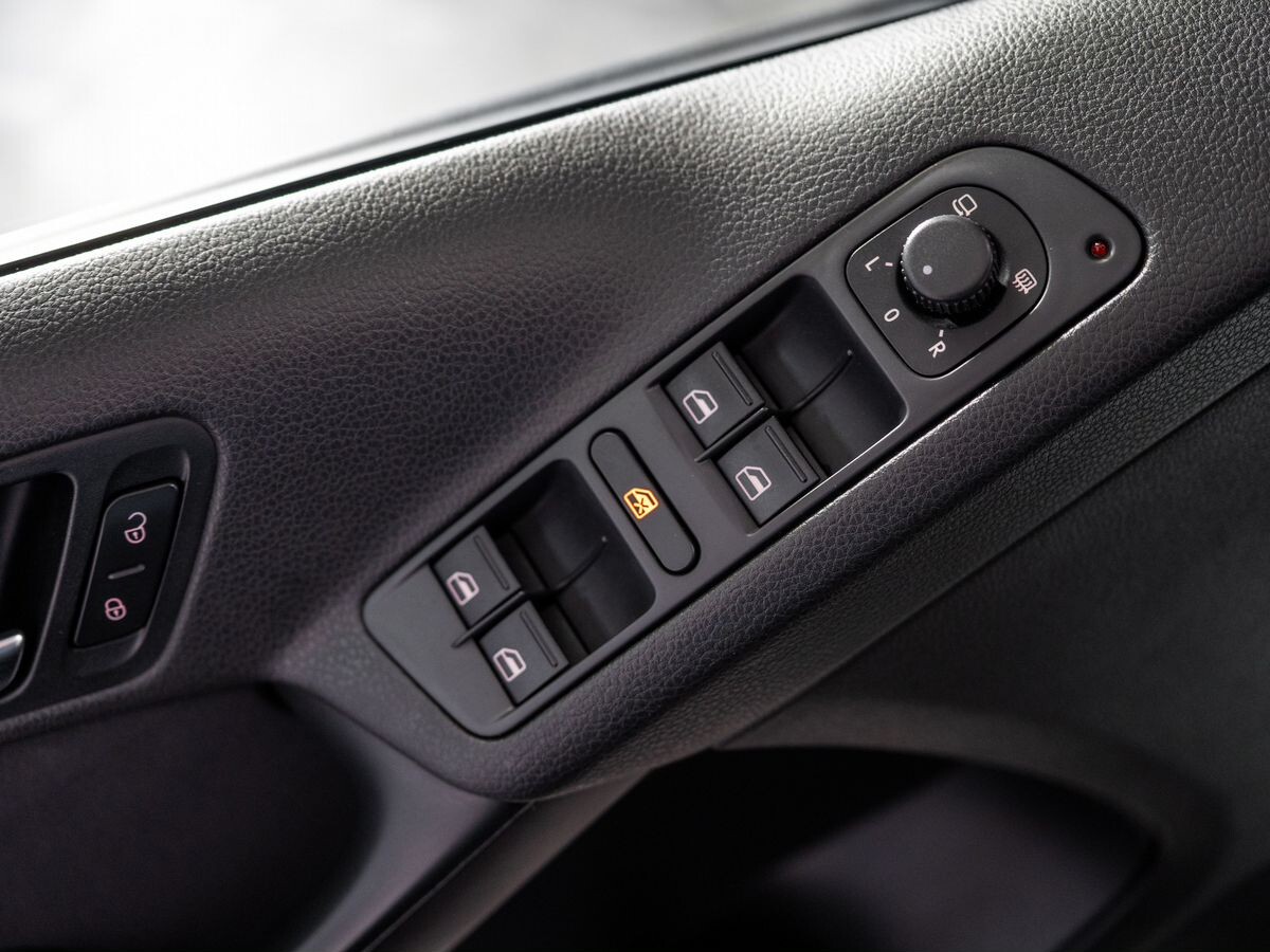 Volkswagen Tiguan 2013 - фото автомобиля