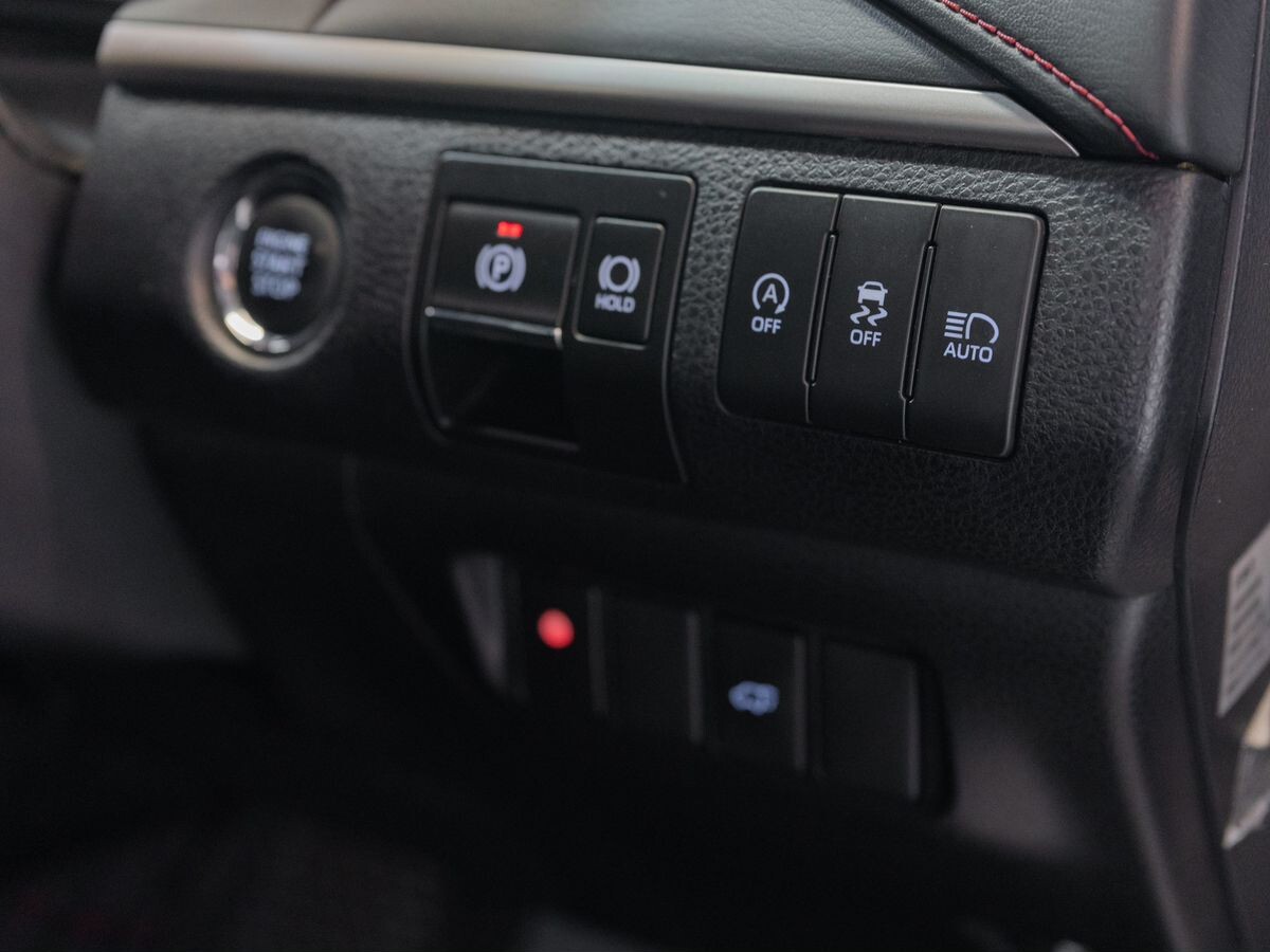 Toyota Harrier 2018 - фото автомобиля