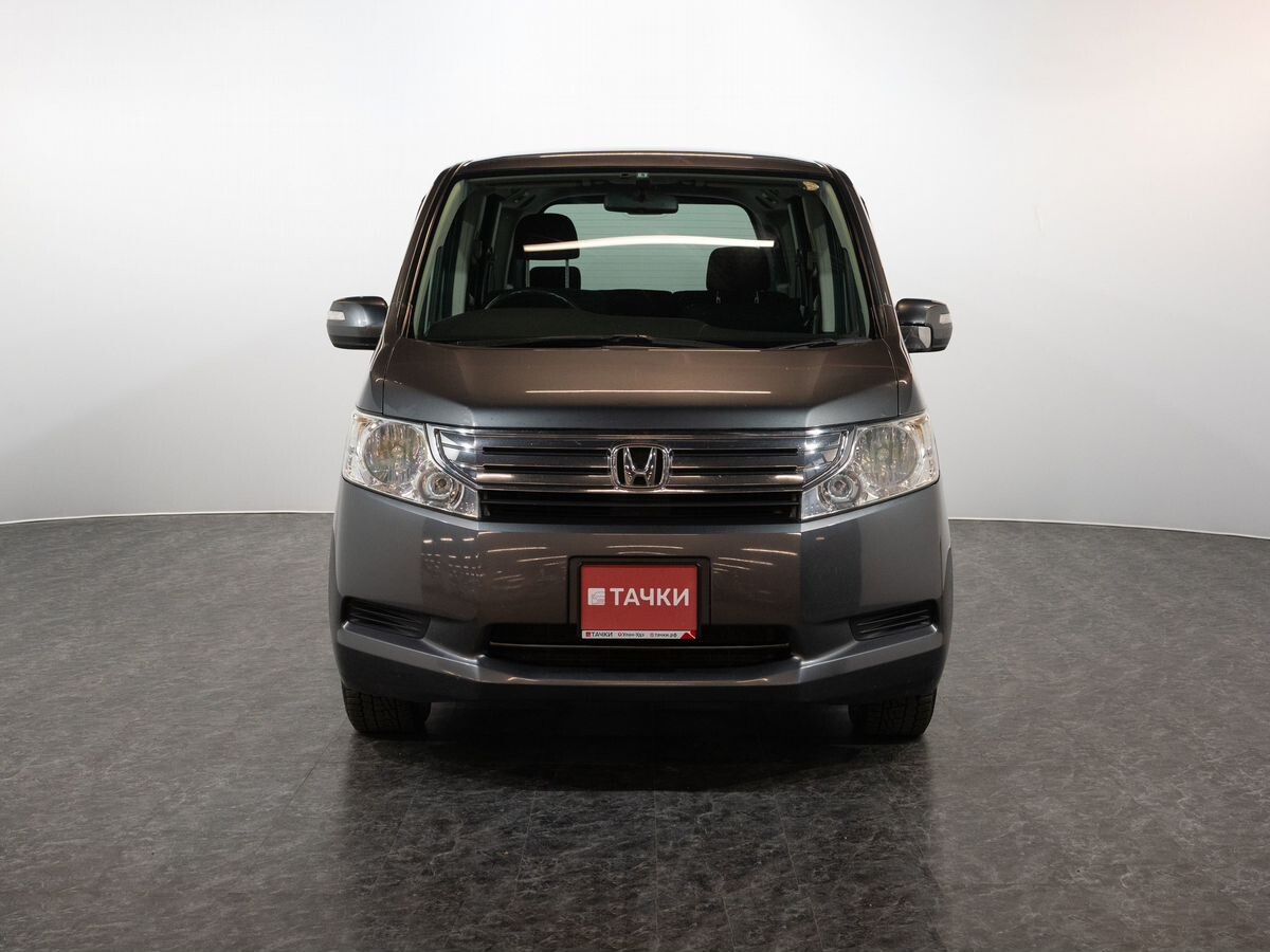 Honda Stepwgn 2010 - фото автомобиля
