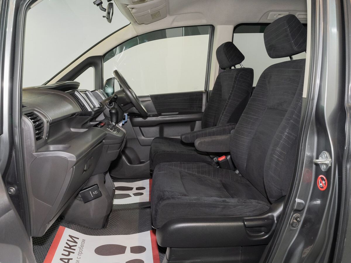 Honda Stepwgn 2010 - фото автомобиля