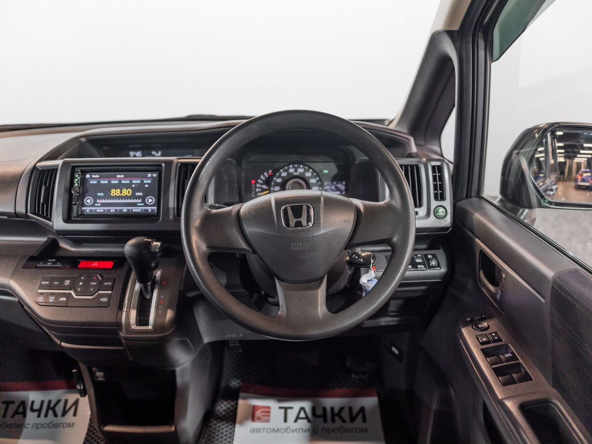 Honda Stepwgn 2010 - фото автомобиля