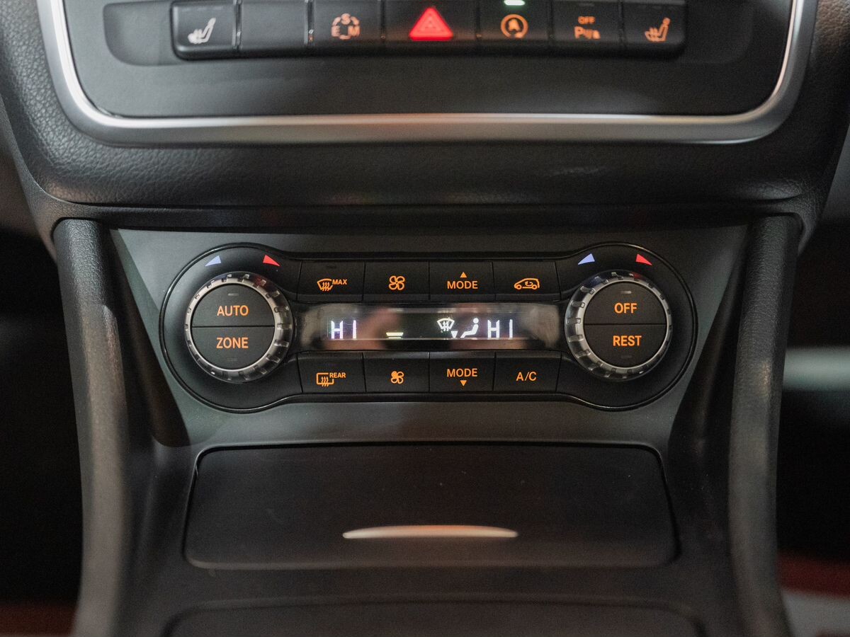 Mercedes-Benz GLA 2014 - фото автомобиля