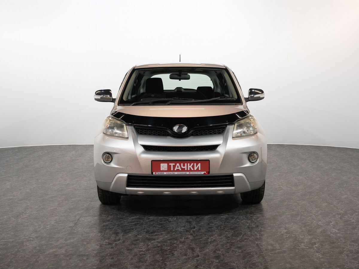 Toyota Ist 2010 - фото автомобиля