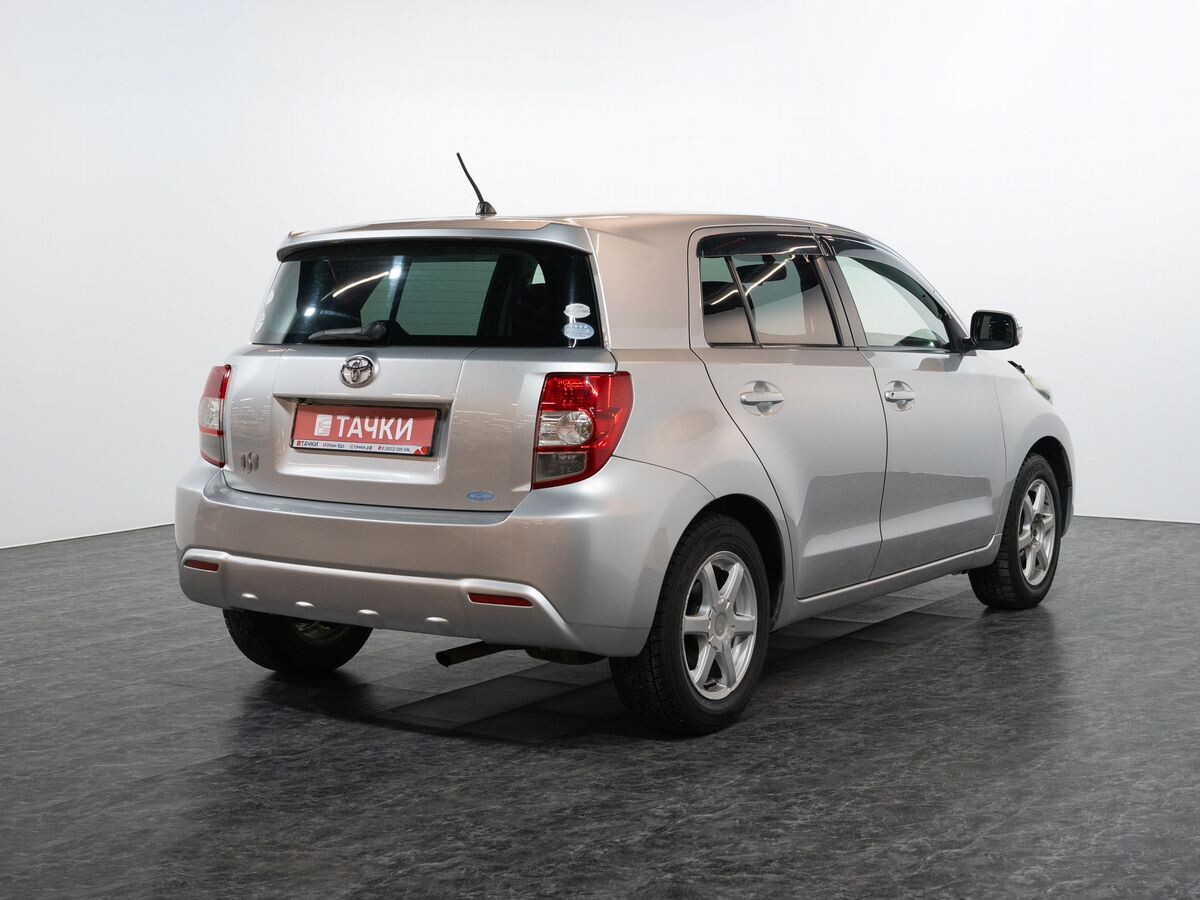 Toyota Ist 2010 - фото автомобиля