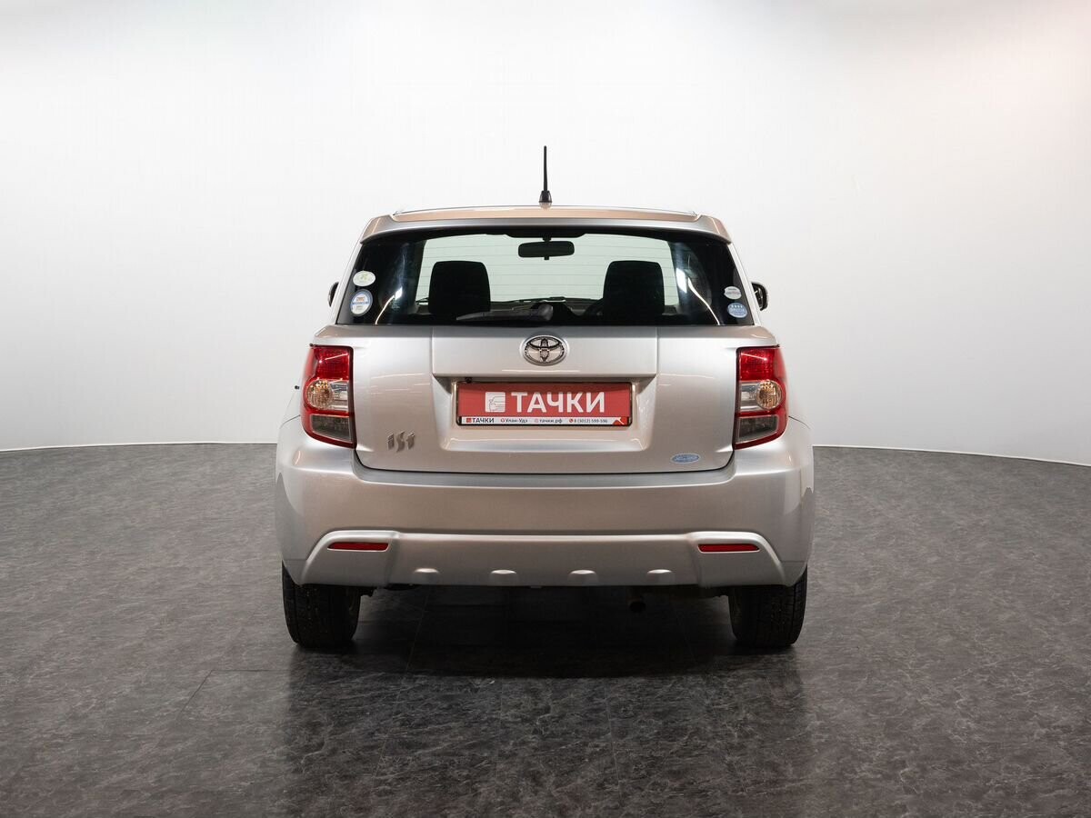 Toyota Ist 2010 - фото автомобиля