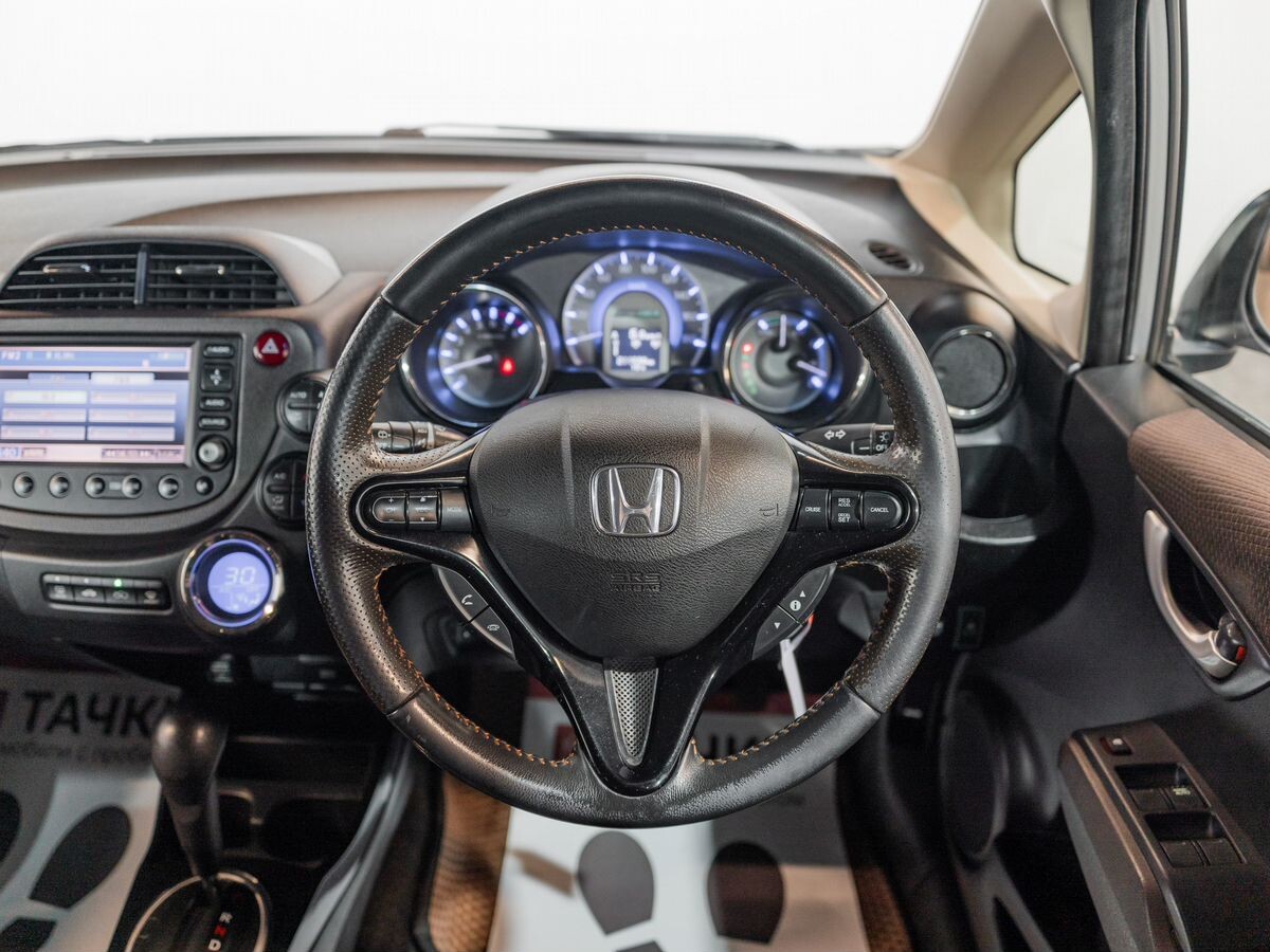 Honda Fit Shuttle 2011 - фото автомобиля