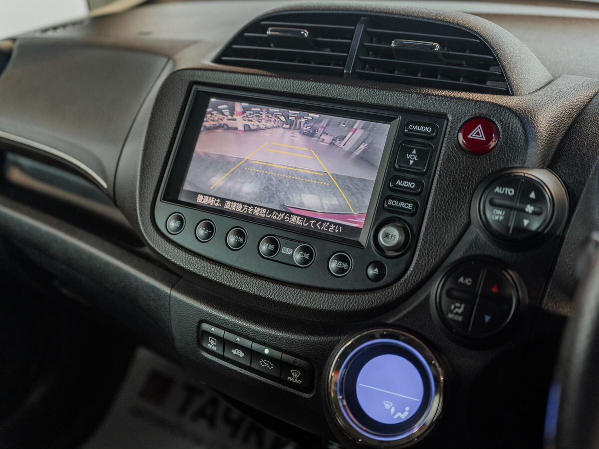 Honda Fit Shuttle 2011 - фото автомобиля