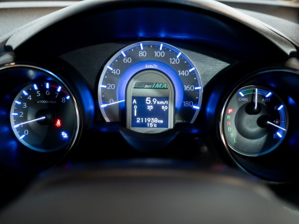 Honda Fit Shuttle 2011 - фото автомобиля