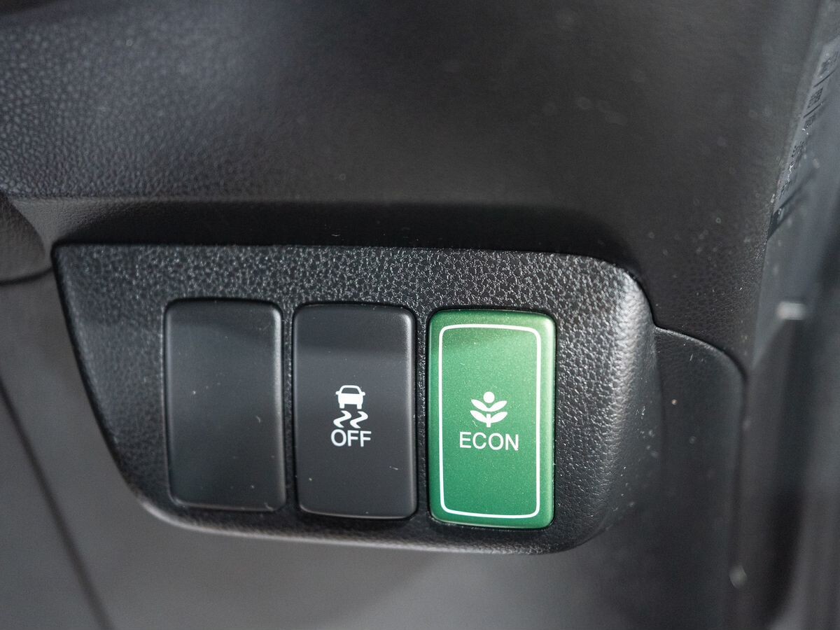 Honda Fit Shuttle 2011 - фото автомобиля