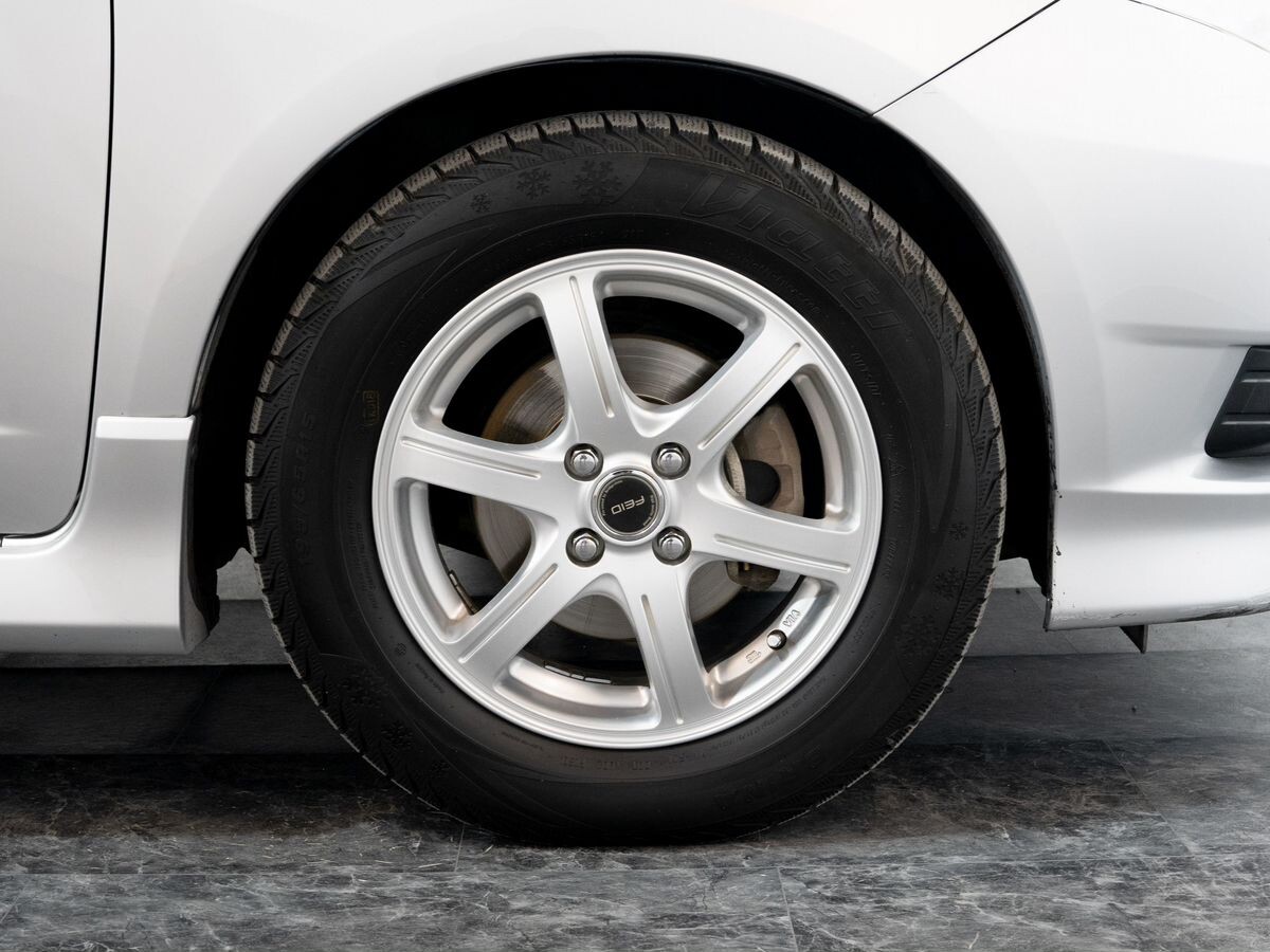 Honda Fit Shuttle 2011 - фото автомобиля