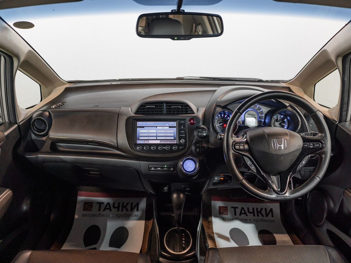 Honda Fit Shuttle 2011 - фото автомобиля