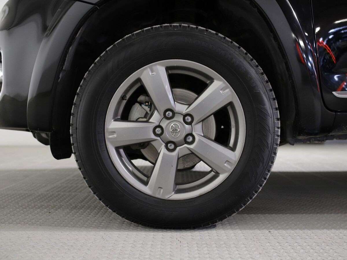 Toyota Vanguard 2011 - фото автомобиля