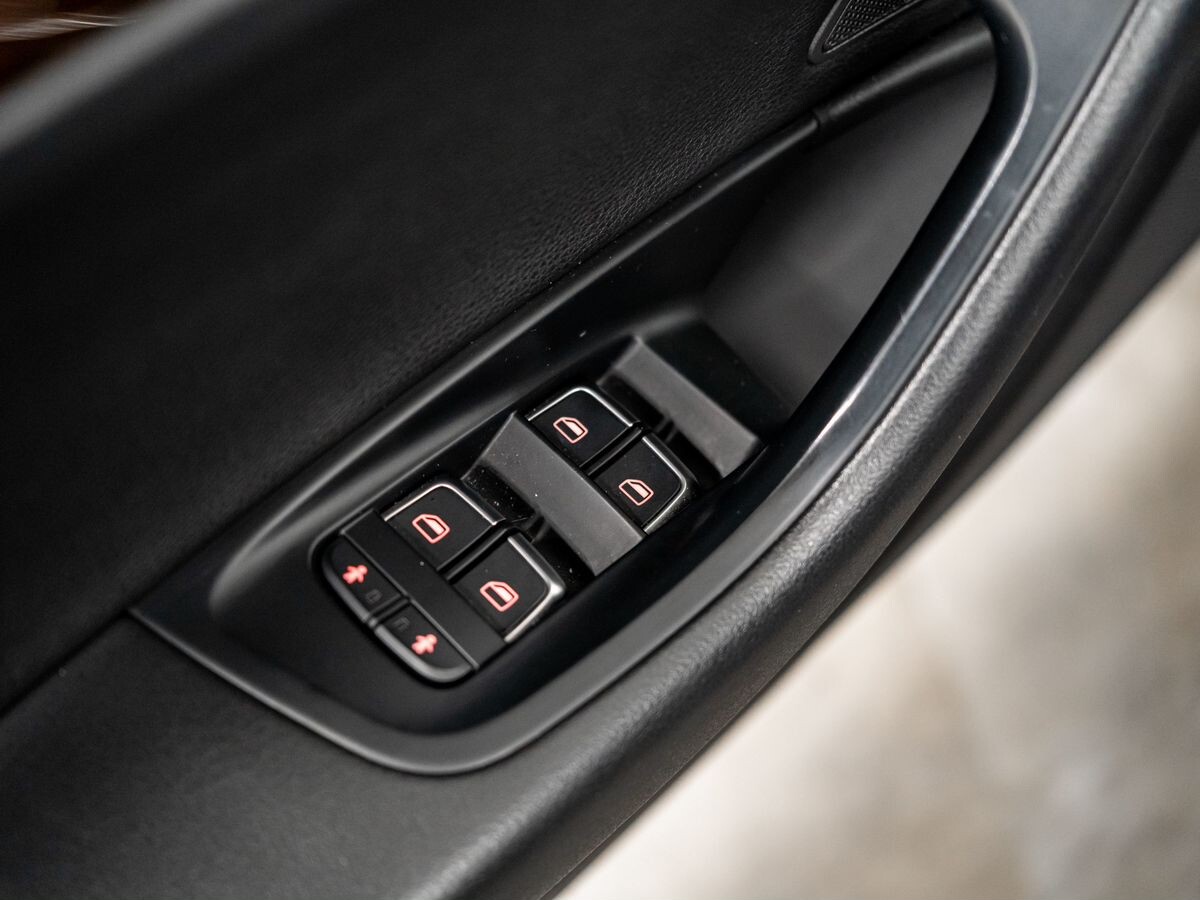 Audi A6 2015 - фото автомобиля