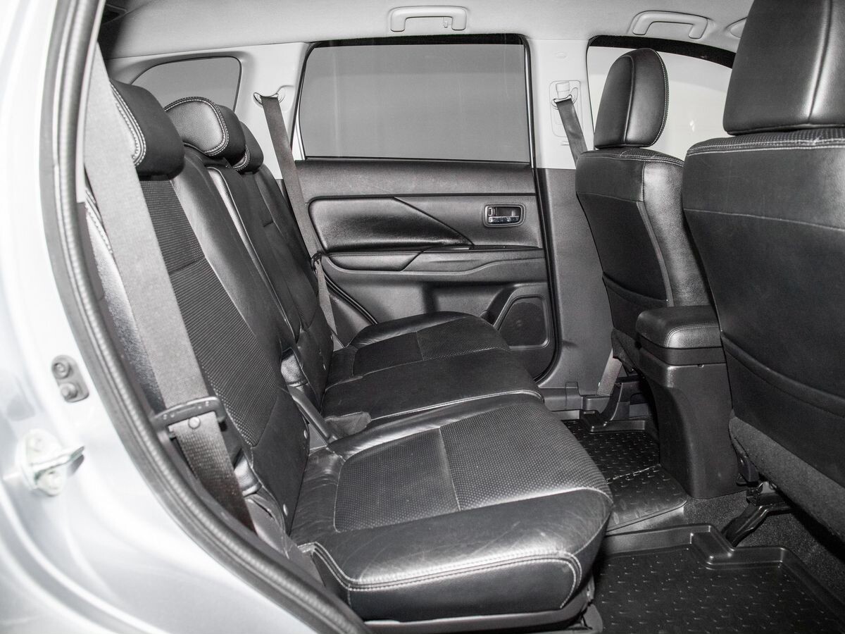 Mitsubishi Outlander 2012 - фото автомобиля