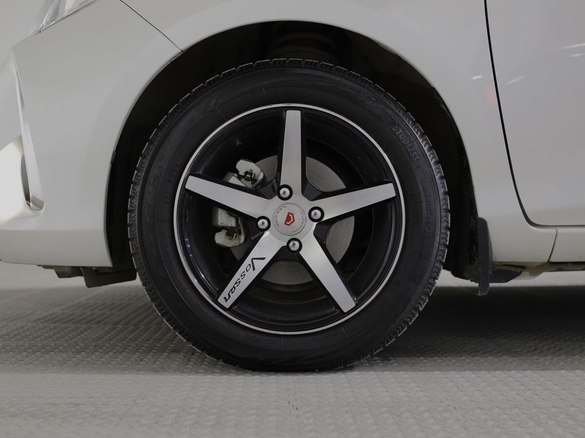 Toyota Vitz 2019 - фото автомобиля