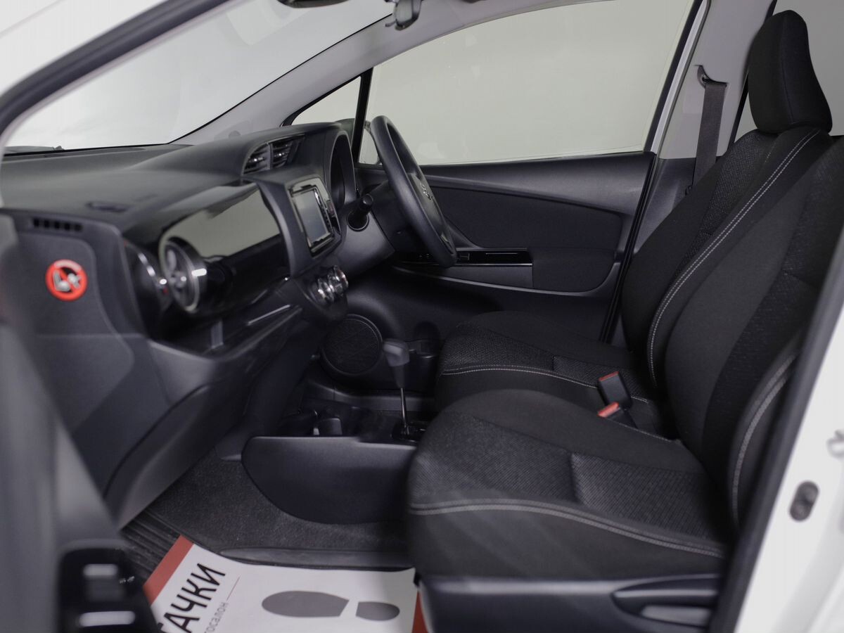 Toyota Vitz 2019 - фото автомобиля