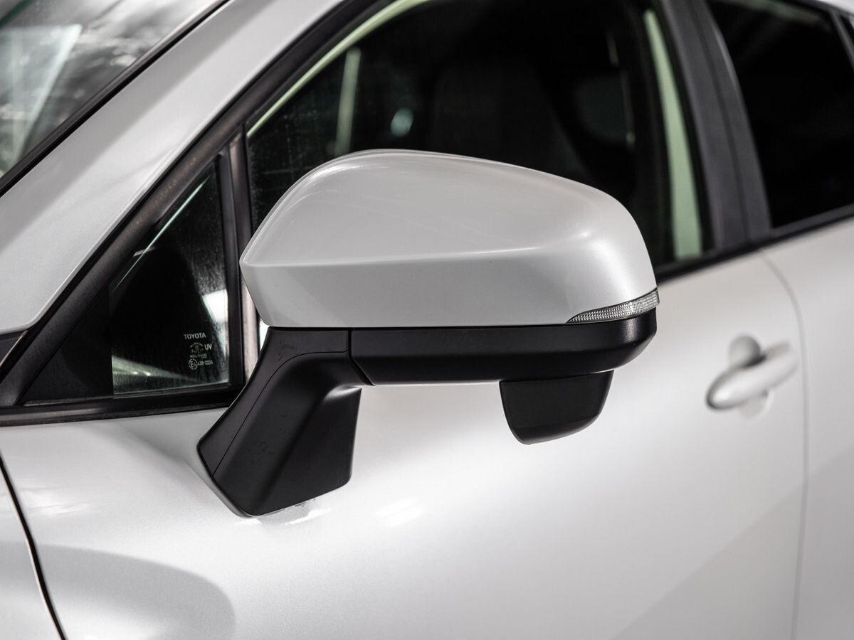 Toyota Corolla Cross 2021 - фото автомобиля