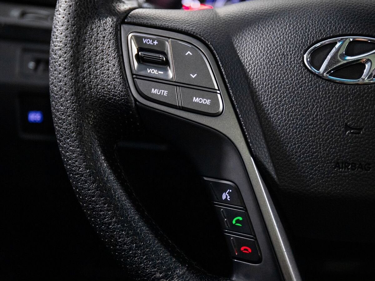 Hyundai Santa Fe 2012 - фото автомобиля