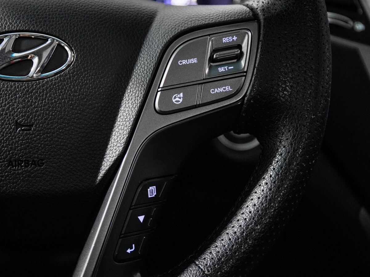 Hyundai Santa Fe 2012 - фото автомобиля