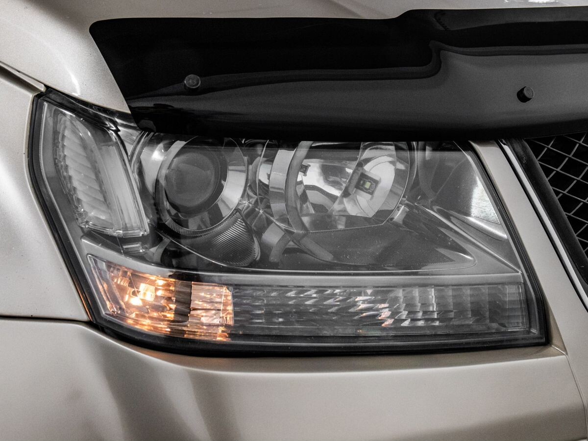 Suzuki Grand Vitara 2010 - фото автомобиля