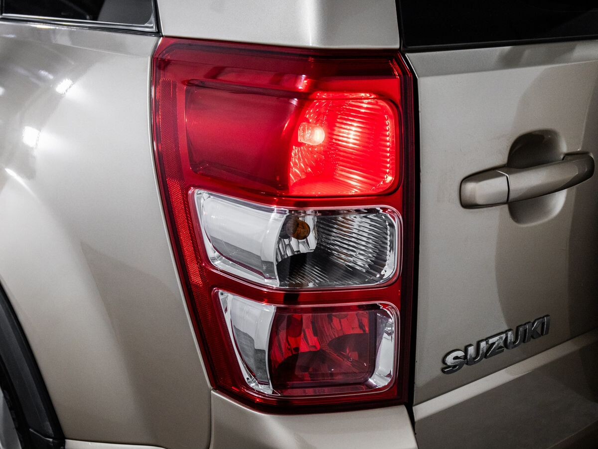 Suzuki Grand Vitara 2010 - фото автомобиля