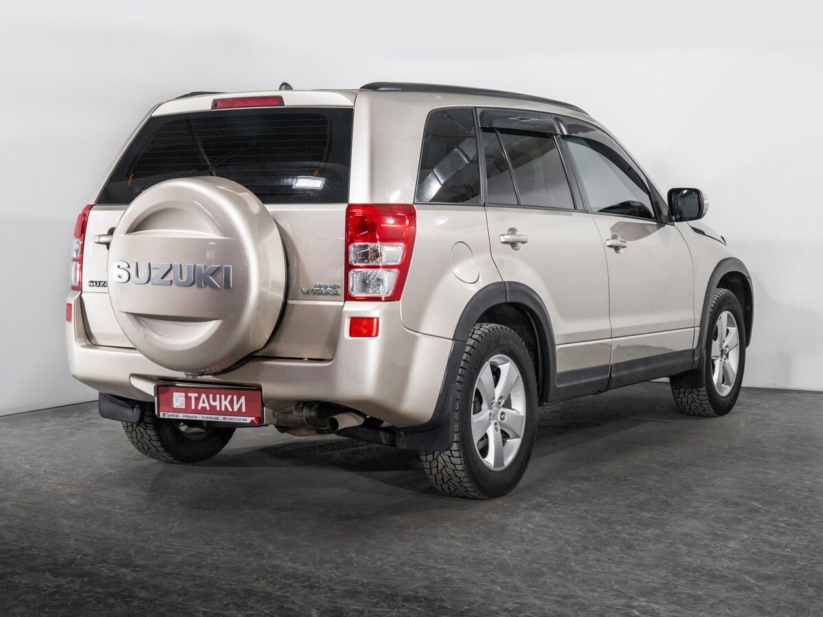 Suzuki Grand Vitara 2010 - фото автомобиля