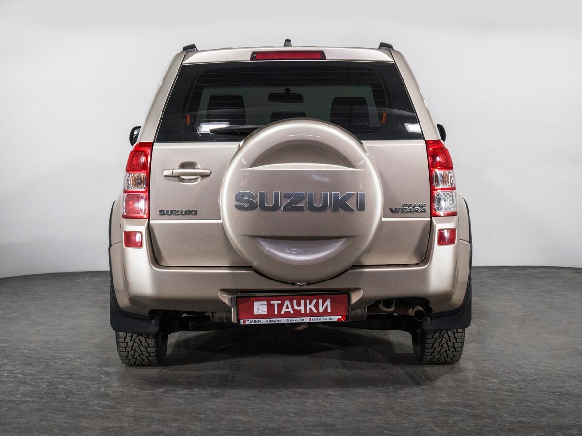 Suzuki Grand Vitara 2010 - фото автомобиля