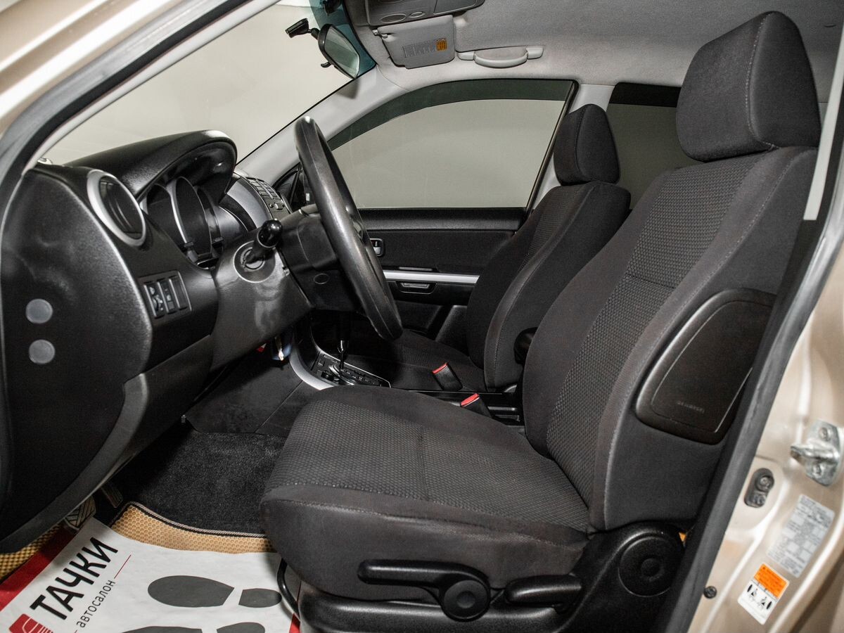 Suzuki Grand Vitara 2010 - фото автомобиля