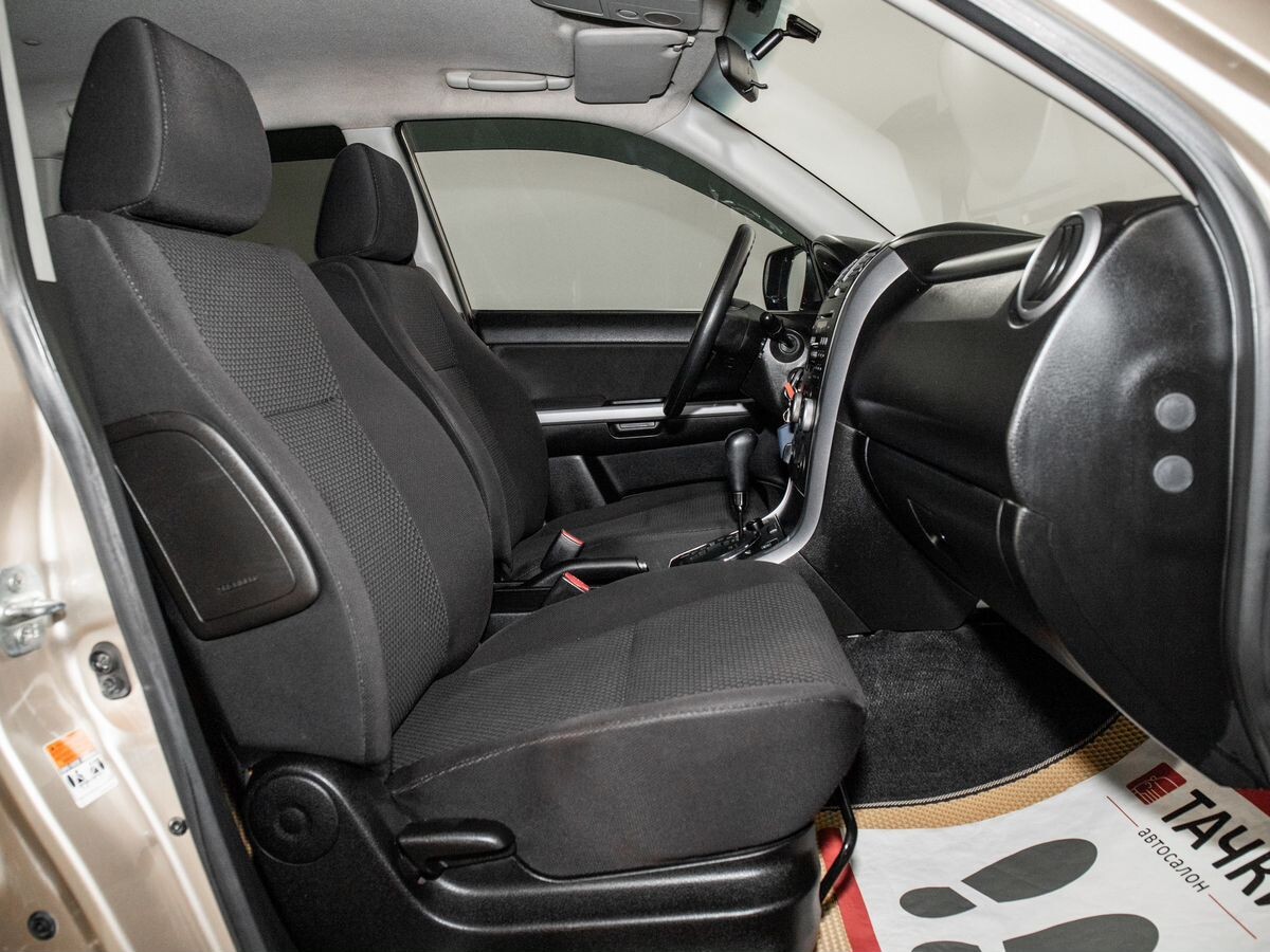 Suzuki Grand Vitara 2010 - фото автомобиля
