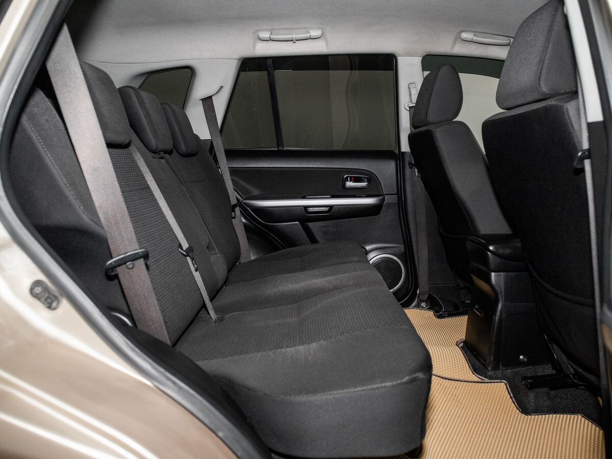 Suzuki Grand Vitara 2010 - фото автомобиля