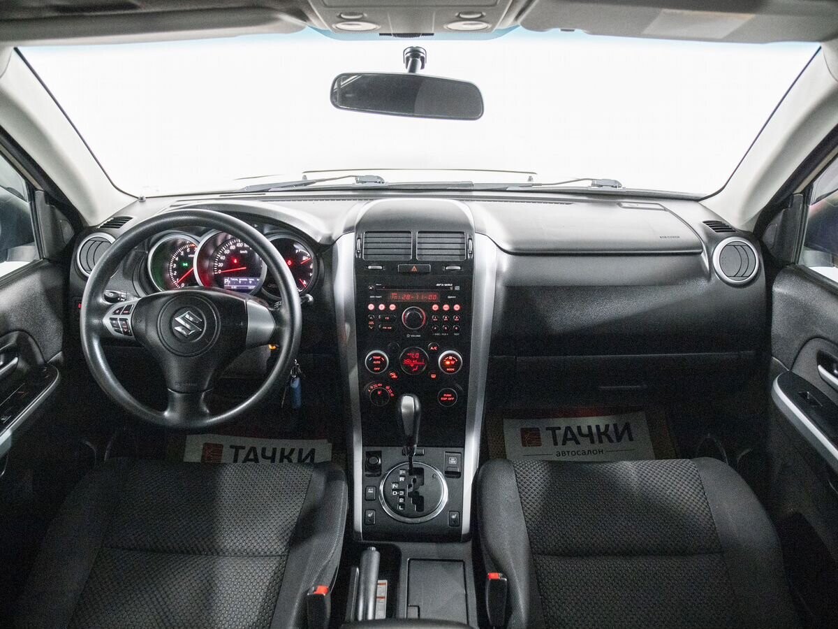 Suzuki Grand Vitara 2010 - фото автомобиля