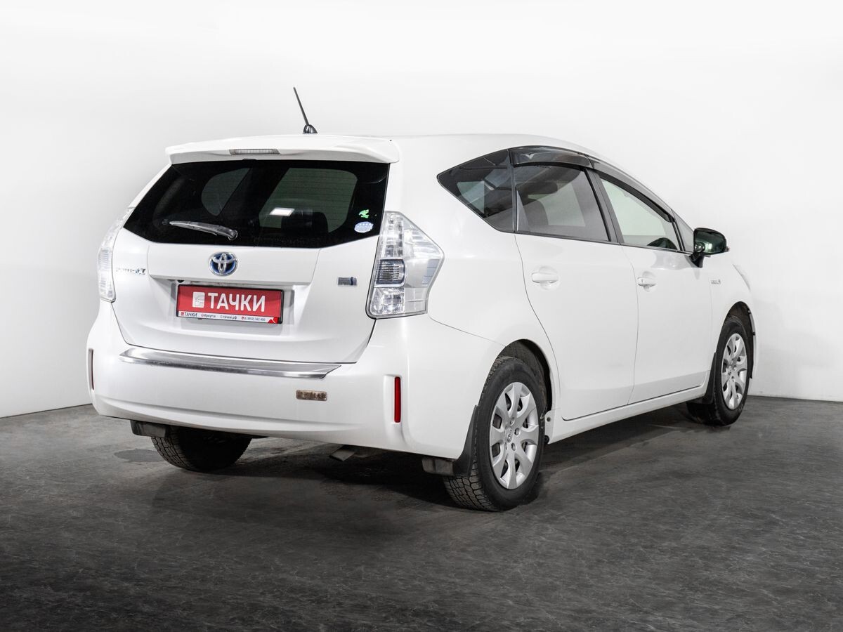 Toyota Prius Alpha 2013 - фото автомобиля