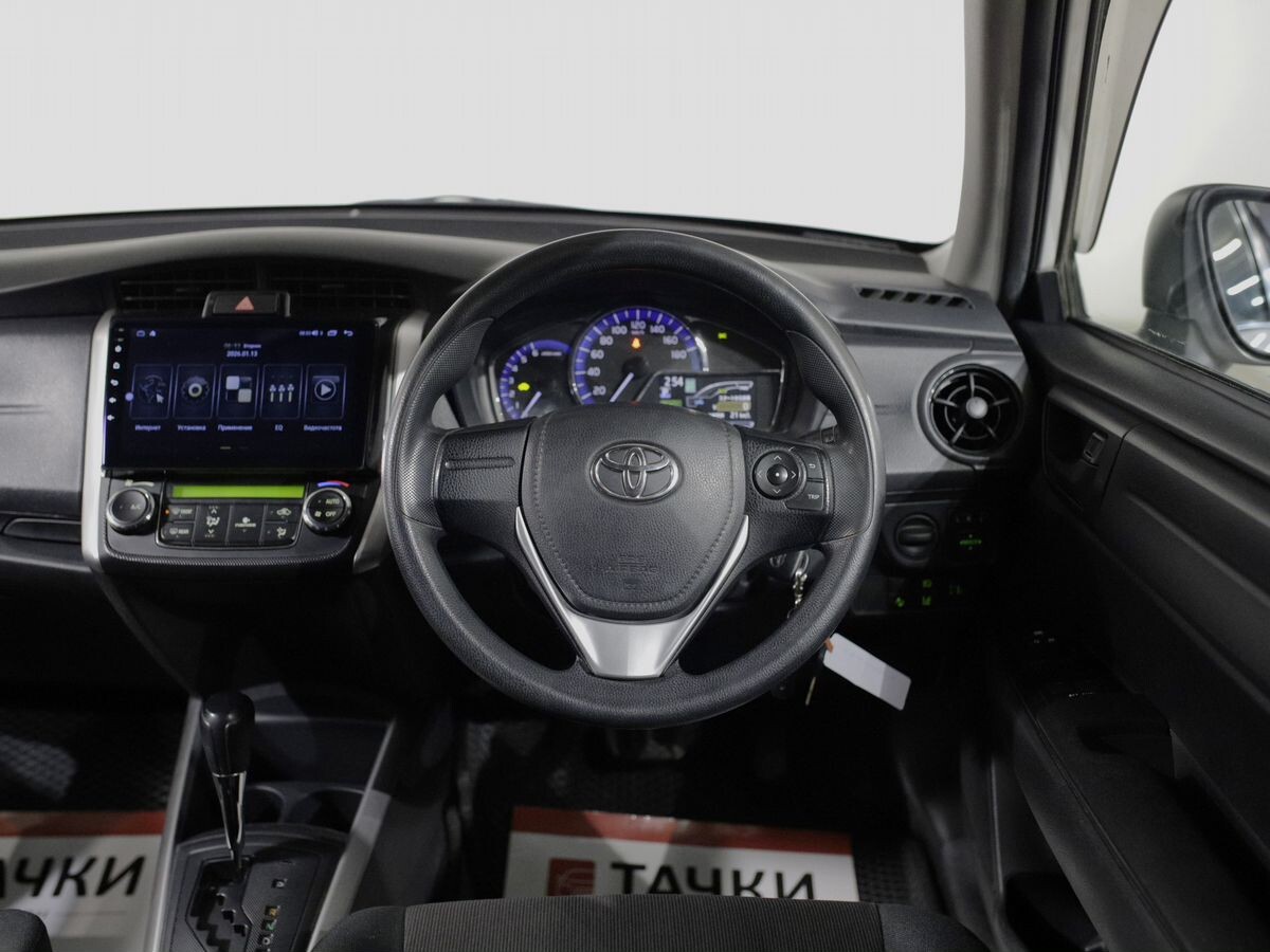 Toyota Corolla 2015 - фото автомобиля